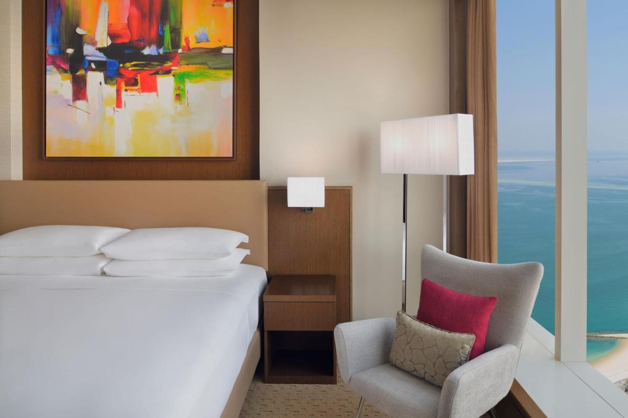 Delta Hotels By Marriott City Center Доха Экстерьер фото A bedroom at the Atlantis Paradise Island