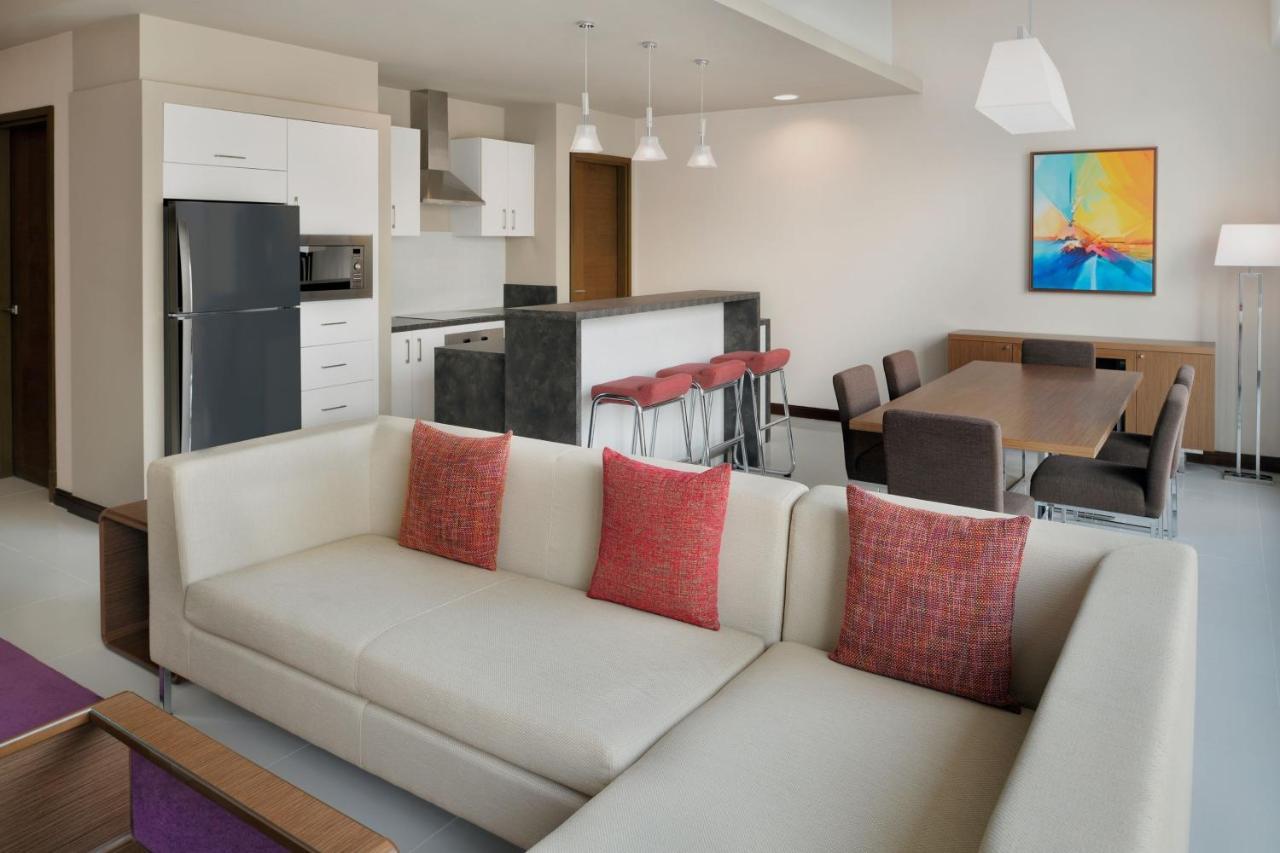 Delta Hotels By Marriott City Center Доха Экстерьер фото A typical apartment interior