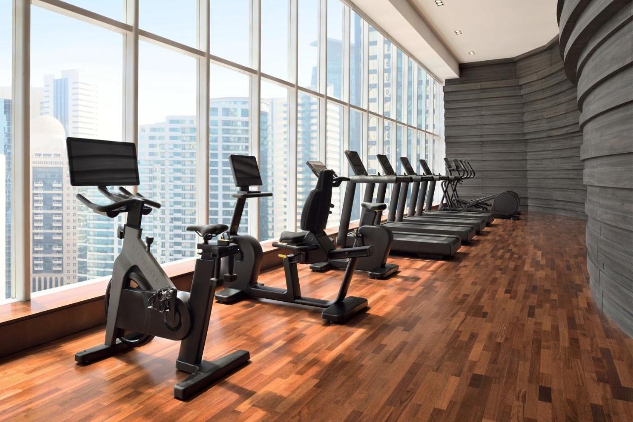 Delta Hotels By Marriott City Center Доха Экстерьер фото 3D rendering of a gym