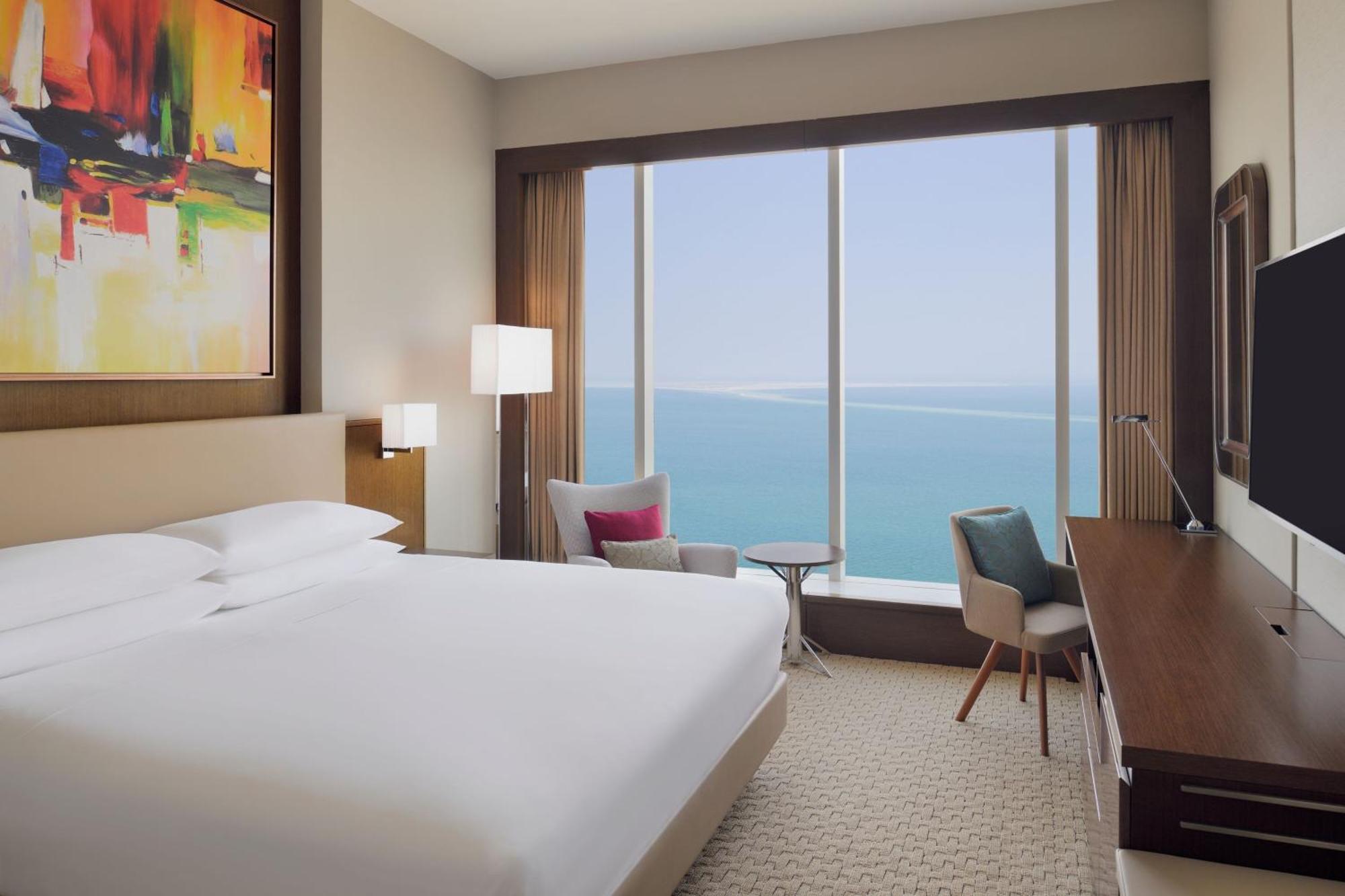 Delta Hotels By Marriott City Center Доха Экстерьер фото A guest room at the hotel