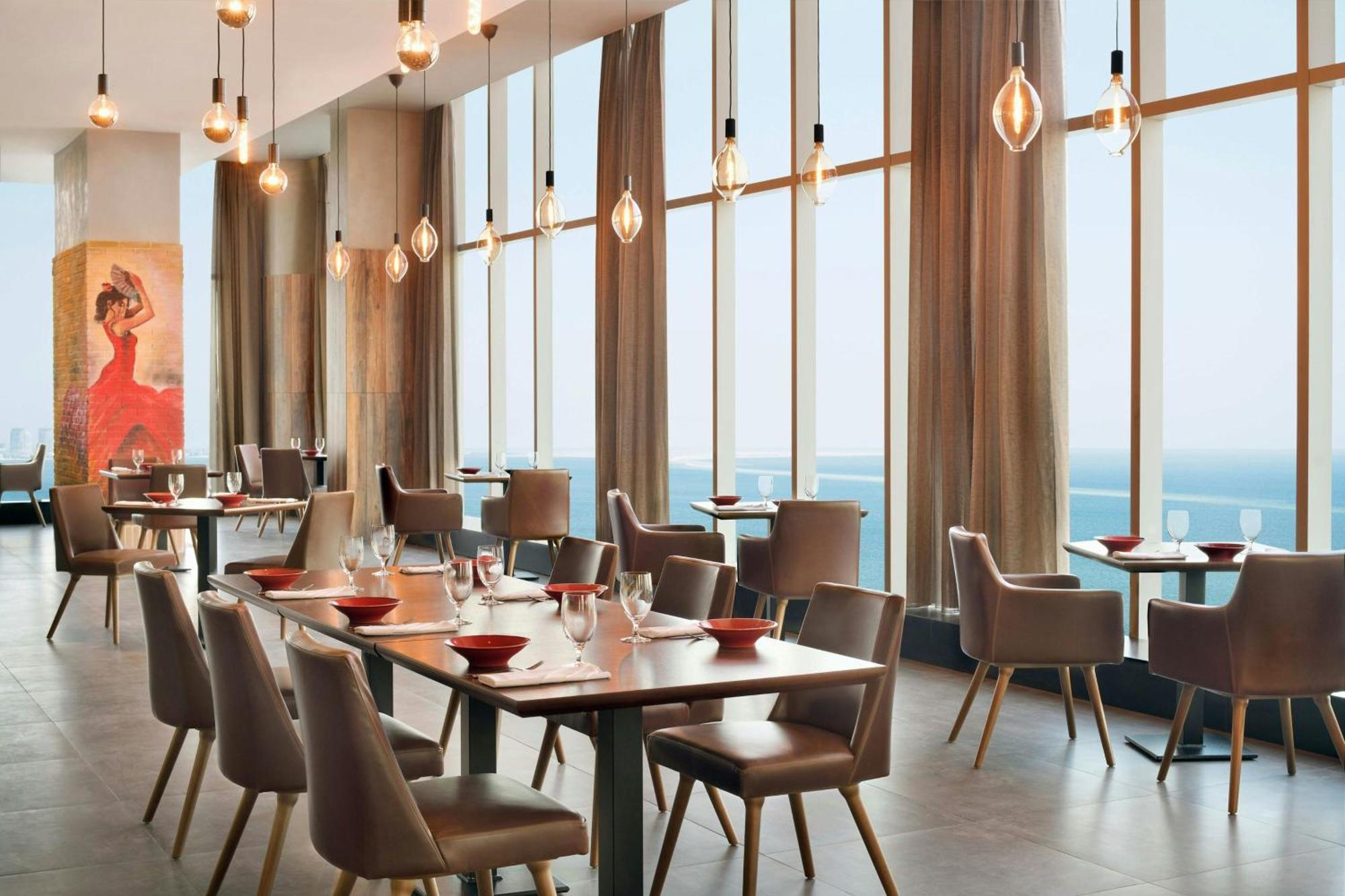 Delta Hotels By Marriott City Center Доха Экстерьер фото The restaurant